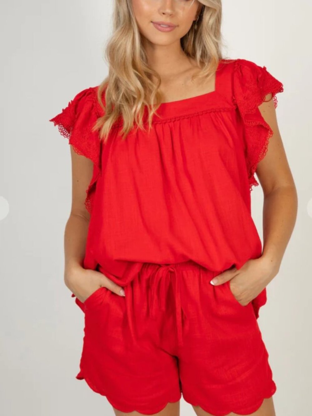 WHITE BIRCH Red Scalloped Edge Linen Blend Trim Top And Shorts Set